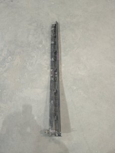 Накладка на порог правая EG2151PK1, EG2151PL1 MAZDA CX 7