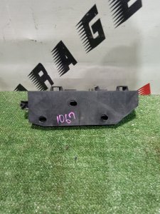 Крепление бампера заднее правое HONDA LEGEND OEM 71505SJA013 KB2 2007