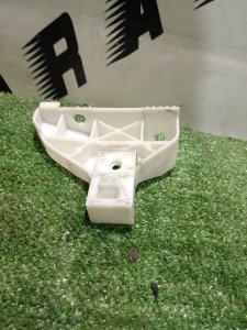 Крепление бампера заднее правое MAZDA CX 7 OEM EG2150321A ER3P 2007