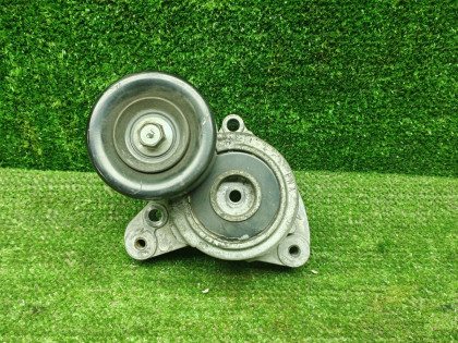 Натяжитель ремня 