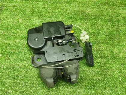 Замок багажника J32