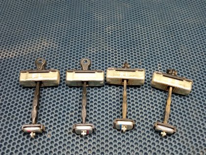 Ограничители дверей комплект CL 9