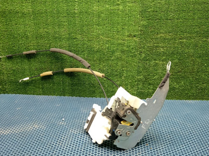 Замок двери передний правый ER3P