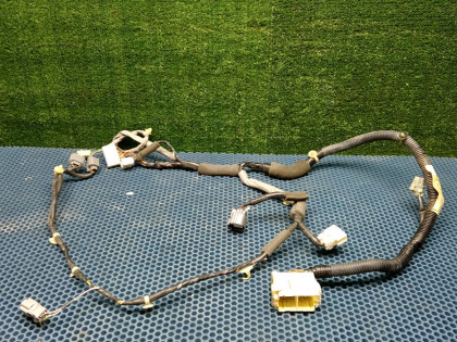 Коса двери передняя правая 